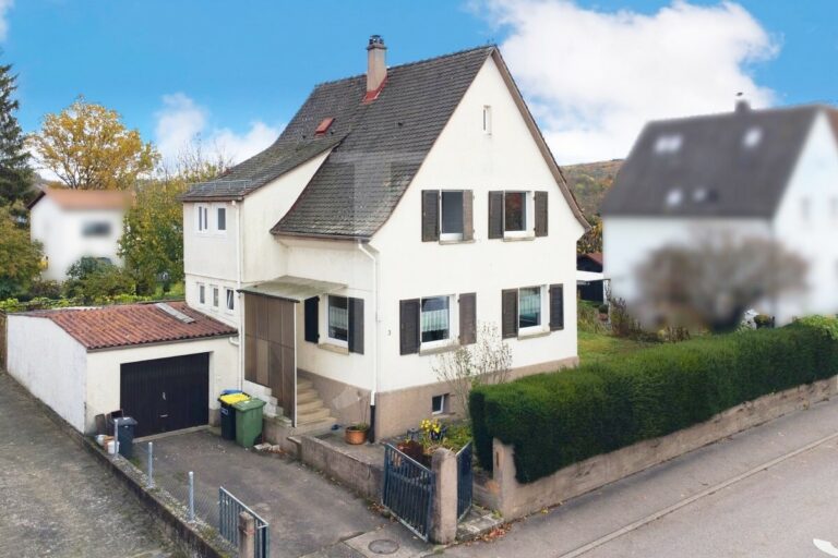 Sanierungsbedürftiges Einfamilienhaus mit schönem Garten in begehrter Lage von Dürrmenz